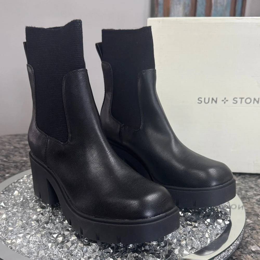 Sun + Stone Verityy Black lug sole Ankle Boots NEW 9